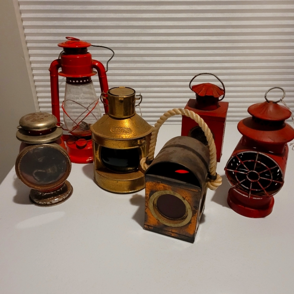 6 Antique lamps !